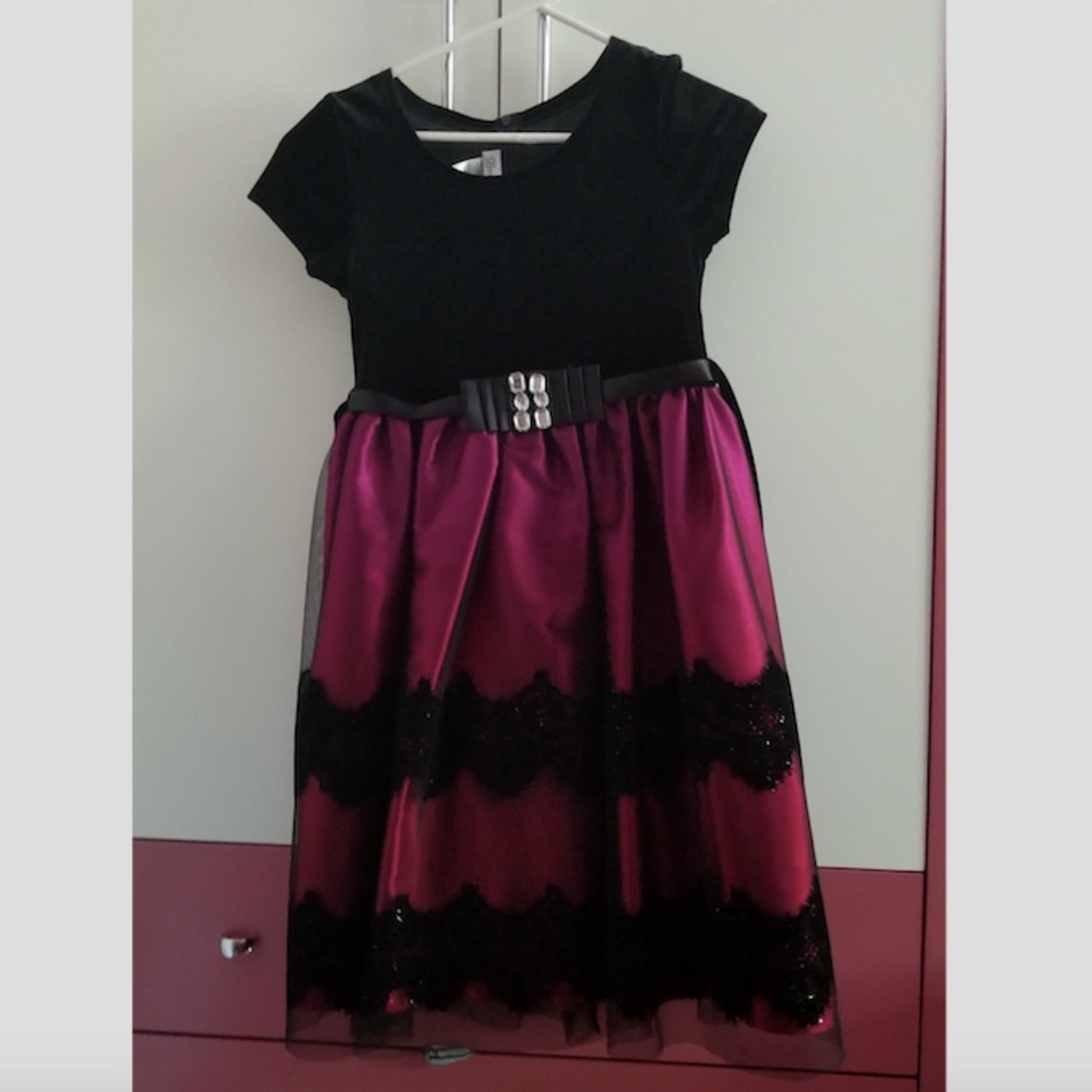 Short sleeved black and purple/pink lace dress